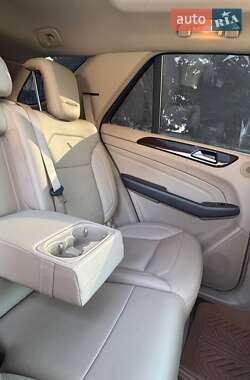 Внедорожник / Кроссовер Mercedes-Benz M-Class 2011 в 