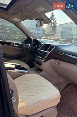 Внедорожник / Кроссовер Mercedes-Benz M-Class 2011 в 