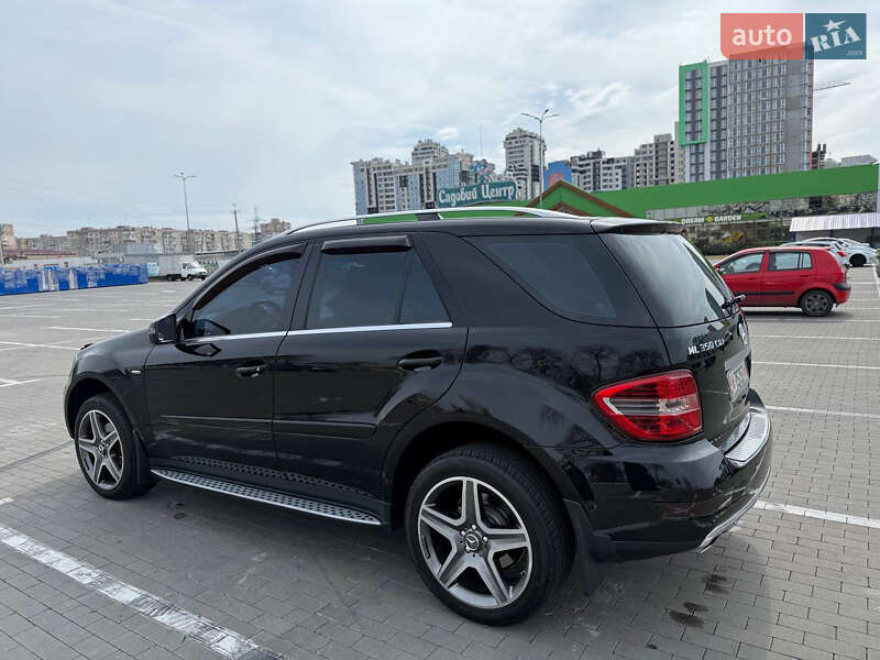 Внедорожник / Кроссовер Mercedes-Benz M-Class 2011 в Одессе