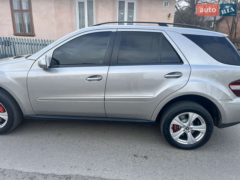 Позашляховик / Кросовер Mercedes-Benz M-Class 2009 в Кіцмані