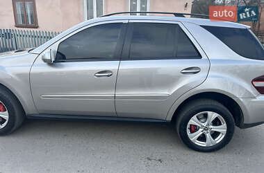 Позашляховик / Кросовер Mercedes-Benz M-Class 2009 в 