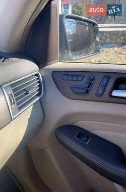 Внедорожник / Кроссовер Mercedes-Benz M-Class 2012 в 