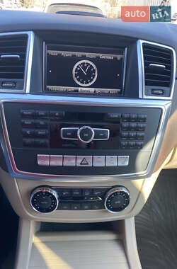Внедорожник / Кроссовер Mercedes-Benz M-Class 2012 в 