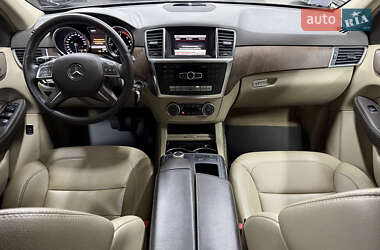 Внедорожник / Кроссовер Mercedes-Benz M-Class 2013 в 
