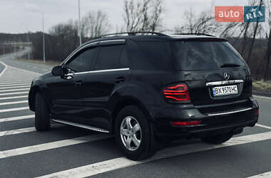 Позашляховик / Кросовер Mercedes-Benz M-Class 2009 в 