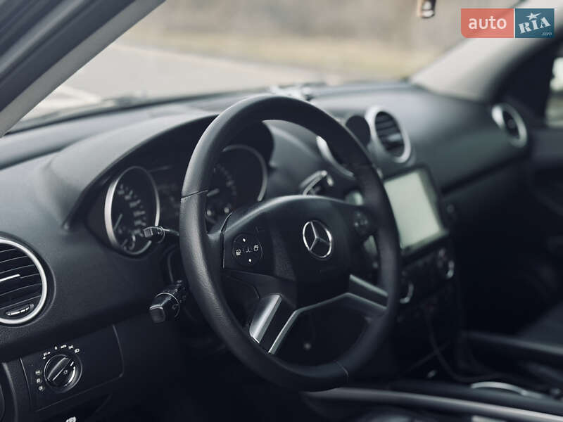 Внедорожник / Кроссовер Mercedes-Benz M-Class 2009 в Хмельницком