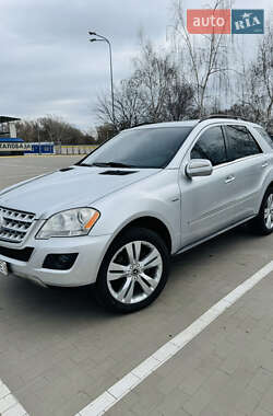 Внедорожник / Кроссовер Mercedes-Benz M-Class 2009 в 