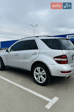 Внедорожник / Кроссовер Mercedes-Benz M-Class 2009 в 