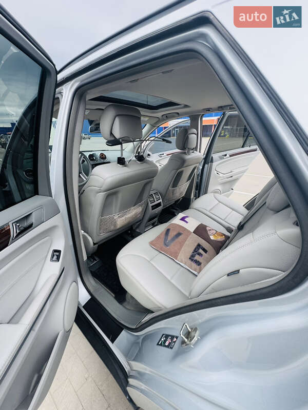 Внедорожник / Кроссовер Mercedes-Benz M-Class 2009 в Сумах