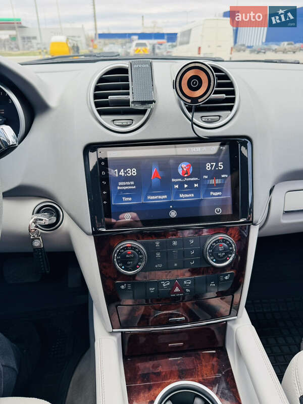 Внедорожник / Кроссовер Mercedes-Benz M-Class 2009 в Сумах