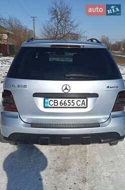 Внедорожник / Кроссовер Mercedes-Benz M-Class 2006 в 