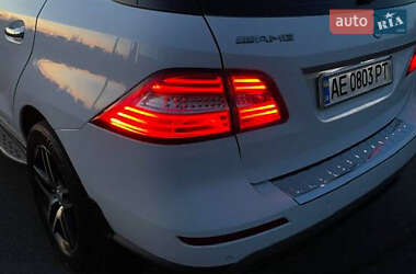 Позашляховик / Кросовер Mercedes-Benz M-Class 2013 в 