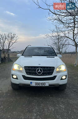Внедорожник / Кроссовер Mercedes-Benz M-Class 2010 в 