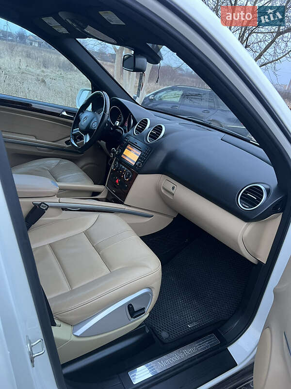 Внедорожник / Кроссовер Mercedes-Benz M-Class 2010 в Ровно