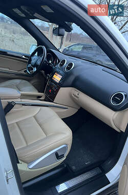 Внедорожник / Кроссовер Mercedes-Benz M-Class 2010 в 