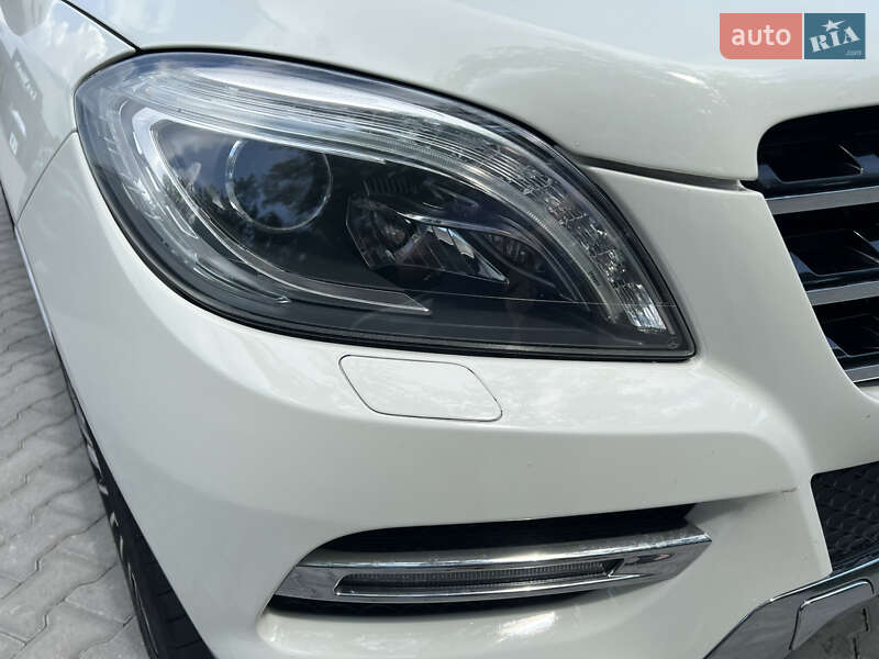Позашляховик / Кросовер Mercedes-Benz M-Class 2012 в Чернівцях