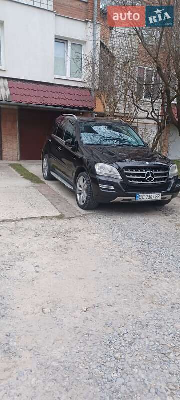Mercedes-Benz M-Class 2011