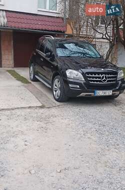 Внедорожник / Кроссовер Mercedes-Benz M-Class 2011 в 