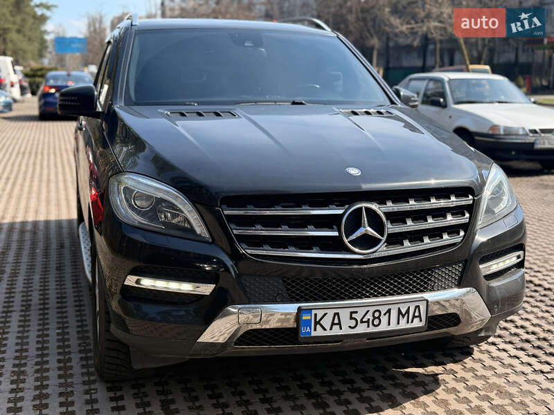 Позашляховик / Кросовер Mercedes-Benz M-Class 2013 в Києві