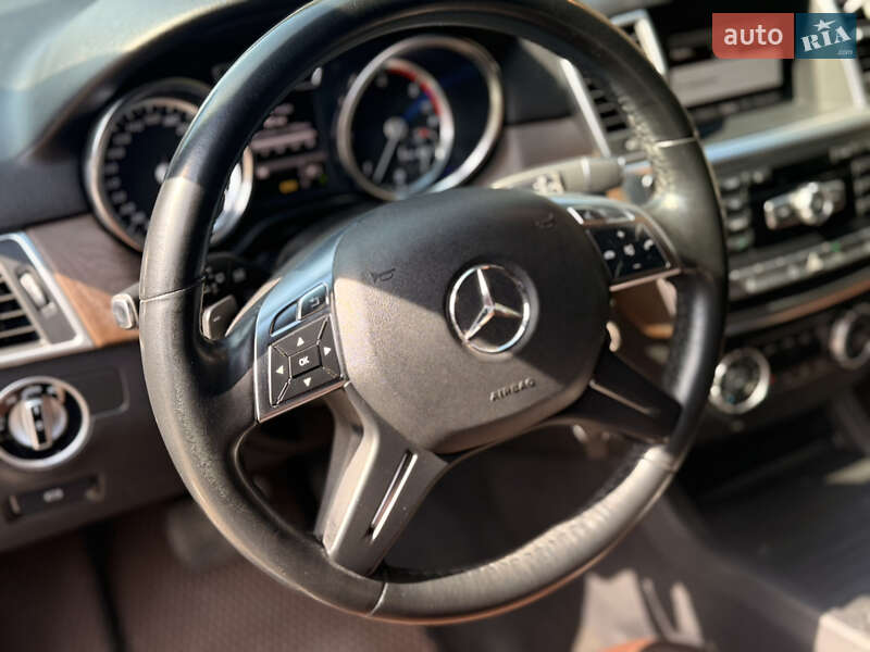 Позашляховик / Кросовер Mercedes-Benz M-Class 2013 в Києві