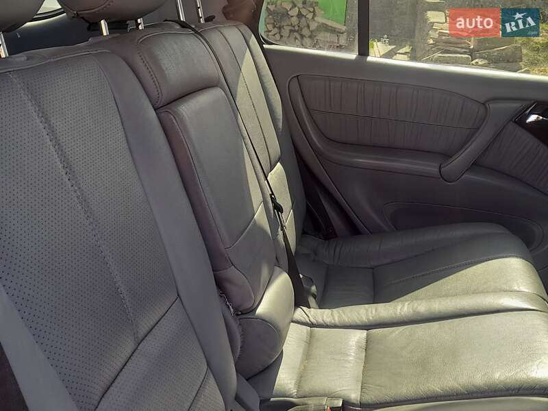 Внедорожник / Кроссовер Mercedes-Benz M-Class 2002 в Городке