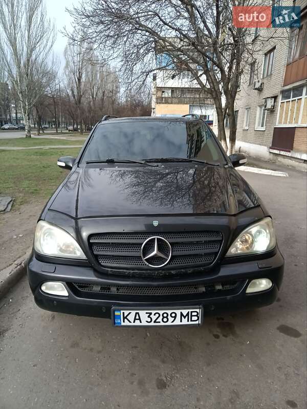 Mercedes-Benz M-Class 2002