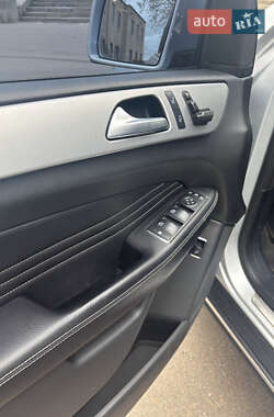 Внедорожник / Кроссовер Mercedes-Benz M-Class 2013 в 