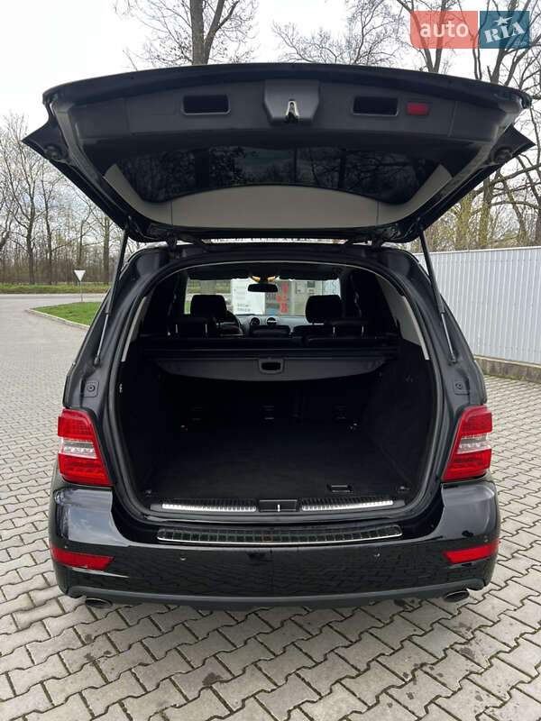 Внедорожник / Кроссовер Mercedes-Benz M-Class 2009 в Новоселице