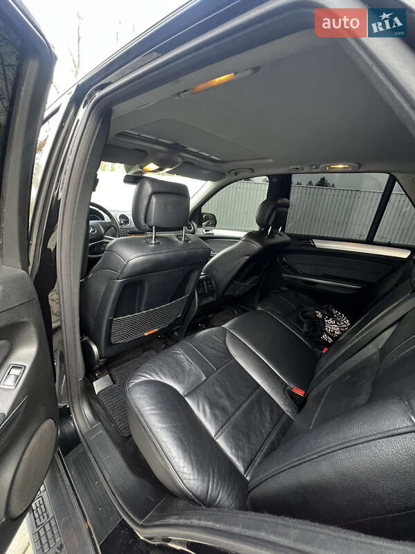 Внедорожник / Кроссовер Mercedes-Benz M-Class 2009 в Новоселице