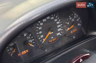 Внедорожник / Кроссовер Mercedes-Benz M-Class 2002 в 