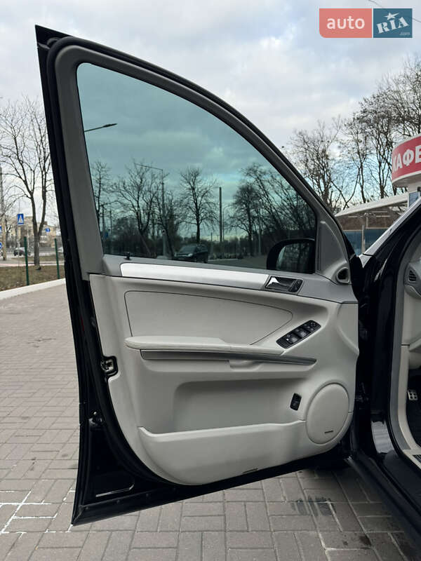Позашляховик / Кросовер Mercedes-Benz M-Class 2006 в Києві