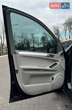 Внедорожник / Кроссовер Mercedes-Benz M-Class 2006 в 