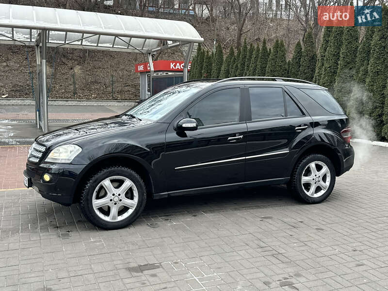 Позашляховик / Кросовер Mercedes-Benz M-Class 2006 в Києві
