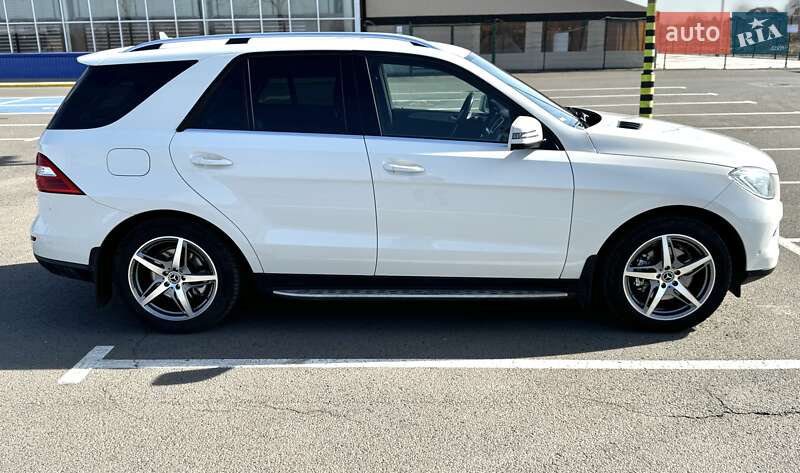 Внедорожник / Кроссовер Mercedes-Benz M-Class 2013 в Луцке