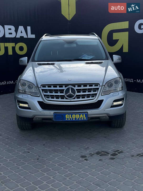 Внедорожник / Кроссовер Mercedes-Benz M-Class 2010 в 