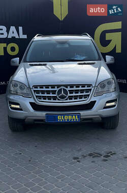 Внедорожник / Кроссовер Mercedes-Benz M-Class 2010 в 