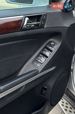 Внедорожник / Кроссовер Mercedes-Benz M-Class 2010 в 