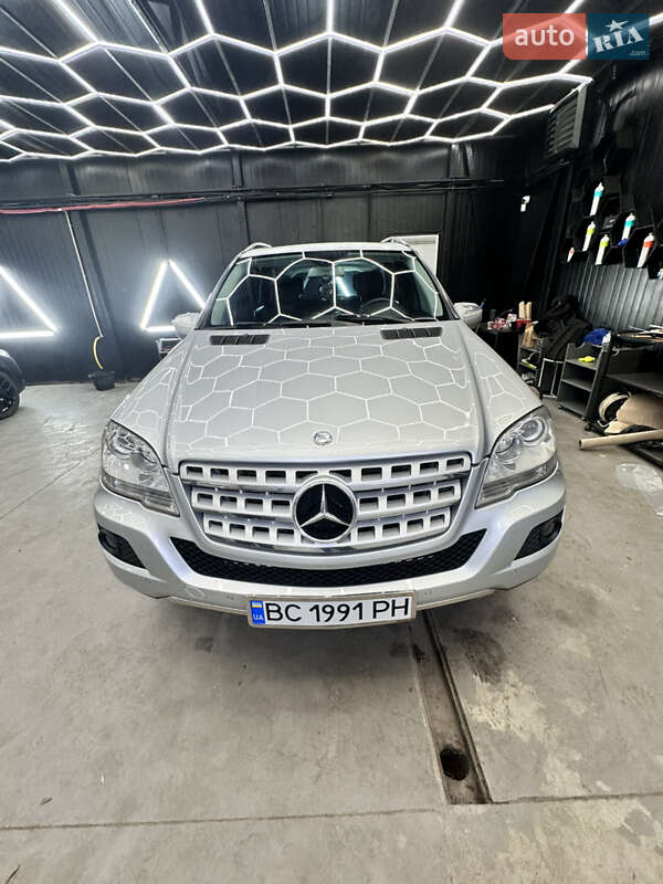 Внедорожник / Кроссовер Mercedes-Benz M-Class 2009 в Львове