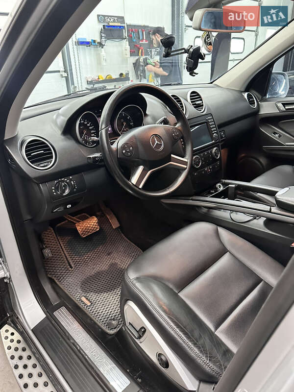 Внедорожник / Кроссовер Mercedes-Benz M-Class 2009 в Львове