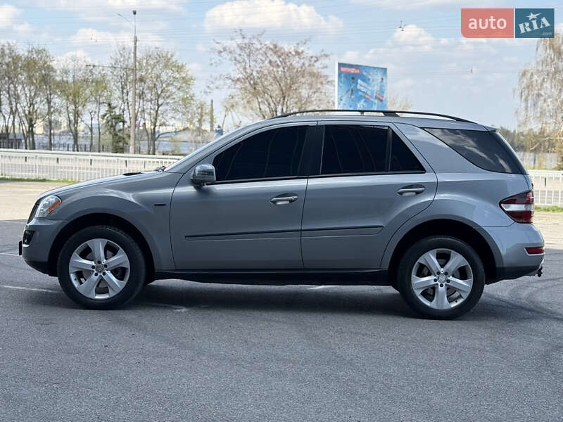 Внедорожник / Кроссовер Mercedes-Benz M-Class 2011 в Днепре