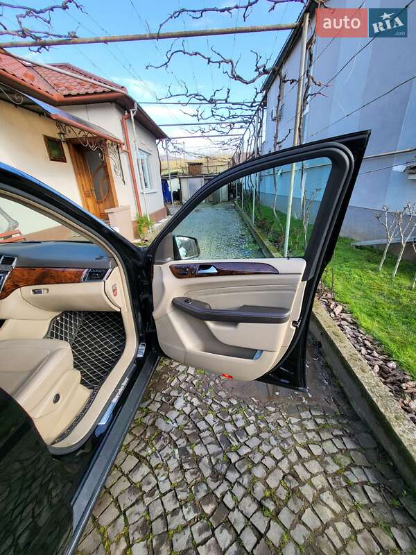 Внедорожник / Кроссовер Mercedes-Benz M-Class 2013 в Мукачево