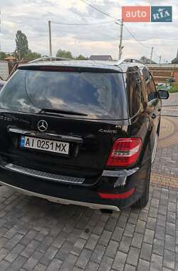 Позашляховик / Кросовер Mercedes-Benz M-Class 2009 в 