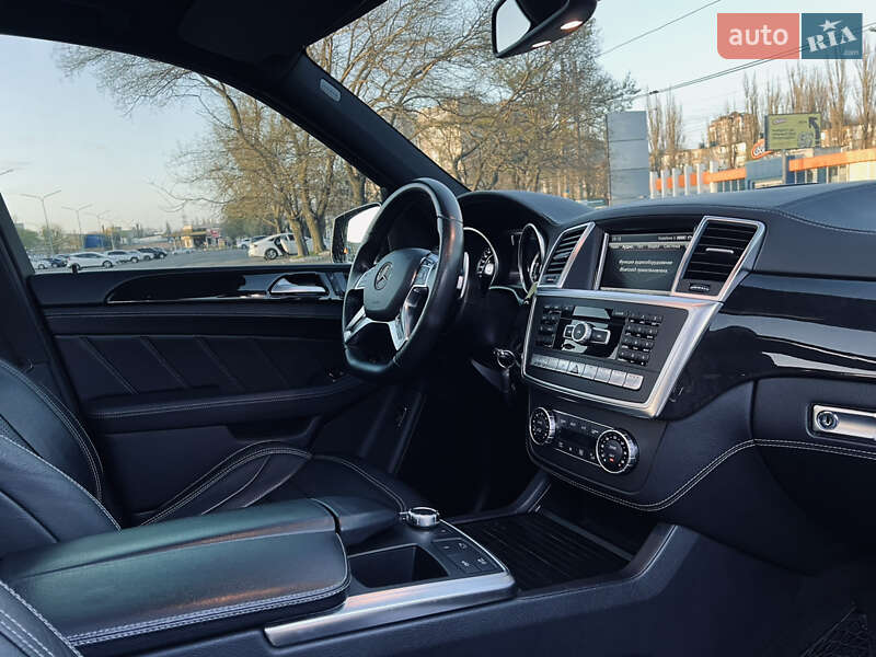 Внедорожник / Кроссовер Mercedes-Benz M-Class 2015 в Одессе