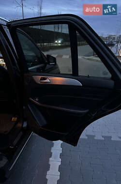 Позашляховик / Кросовер Mercedes-Benz M-Class 2012 в 