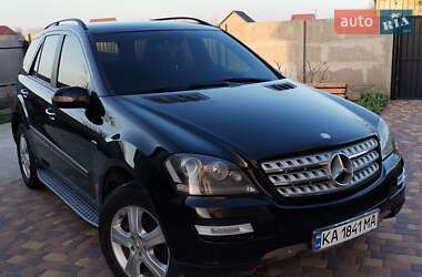 Позашляховик / Кросовер Mercedes-Benz M-Class 2005 в 