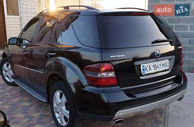 Позашляховик / Кросовер Mercedes-Benz M-Class 2005 в 