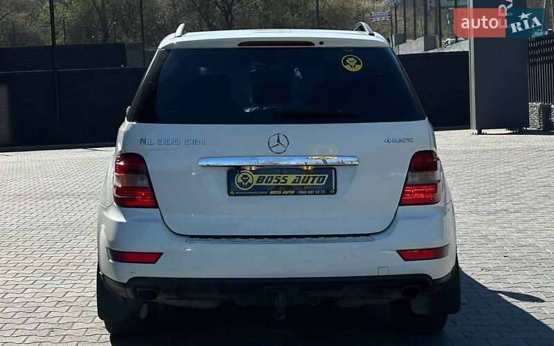 Внедорожник / Кроссовер Mercedes-Benz M-Class 2010 в Черновцах фото 5 Внедорожник / Кроссовер Mercedes-Benz M-Class 2010 в Черновцах
