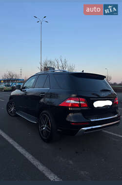 Внедорожник / Кроссовер Mercedes-Benz M-Class 2013 в 