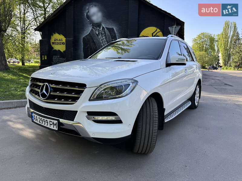 Внедорожник / Кроссовер Mercedes-Benz M-Class 2015 в 