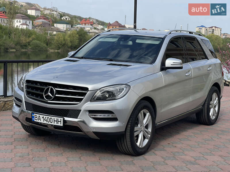 Внедорожник / Кроссовер Mercedes-Benz M-Class 2013 в 